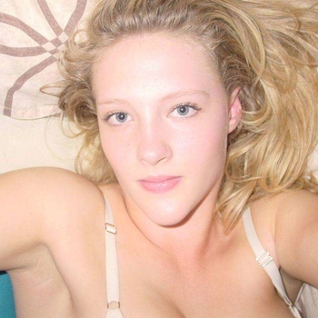 Sexdating met Kellyholland, 26 jaar uit Overijssel